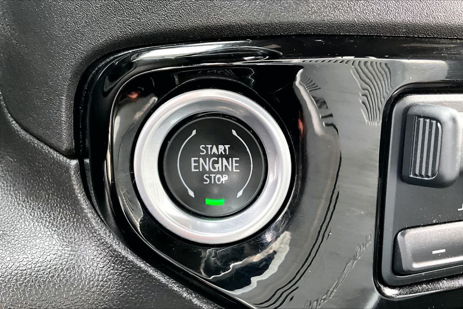 Used 2023 STERLING METALLIC GMC SLE image 35