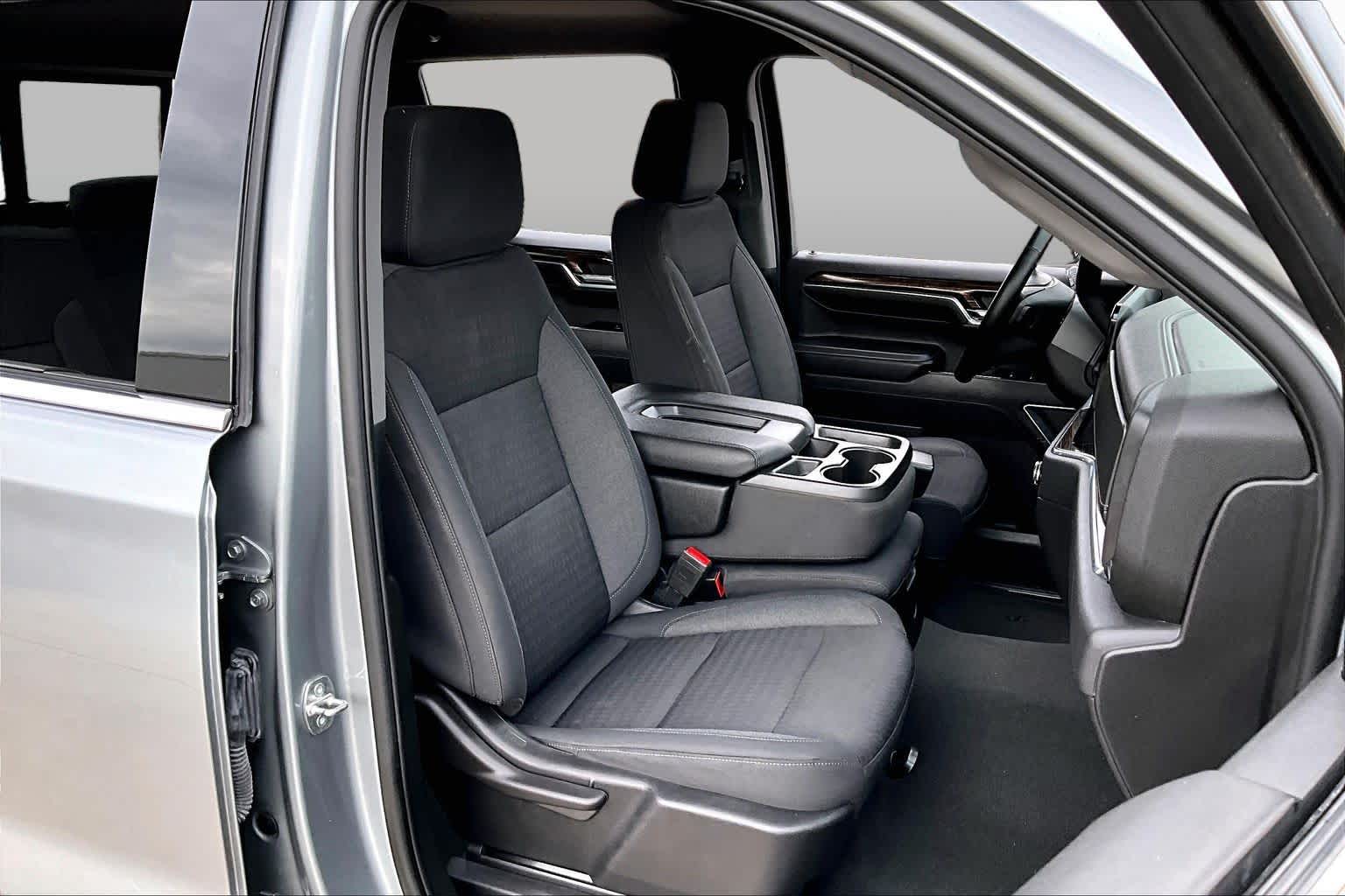 Used 2023 STERLING METALLIC GMC SLE image 9