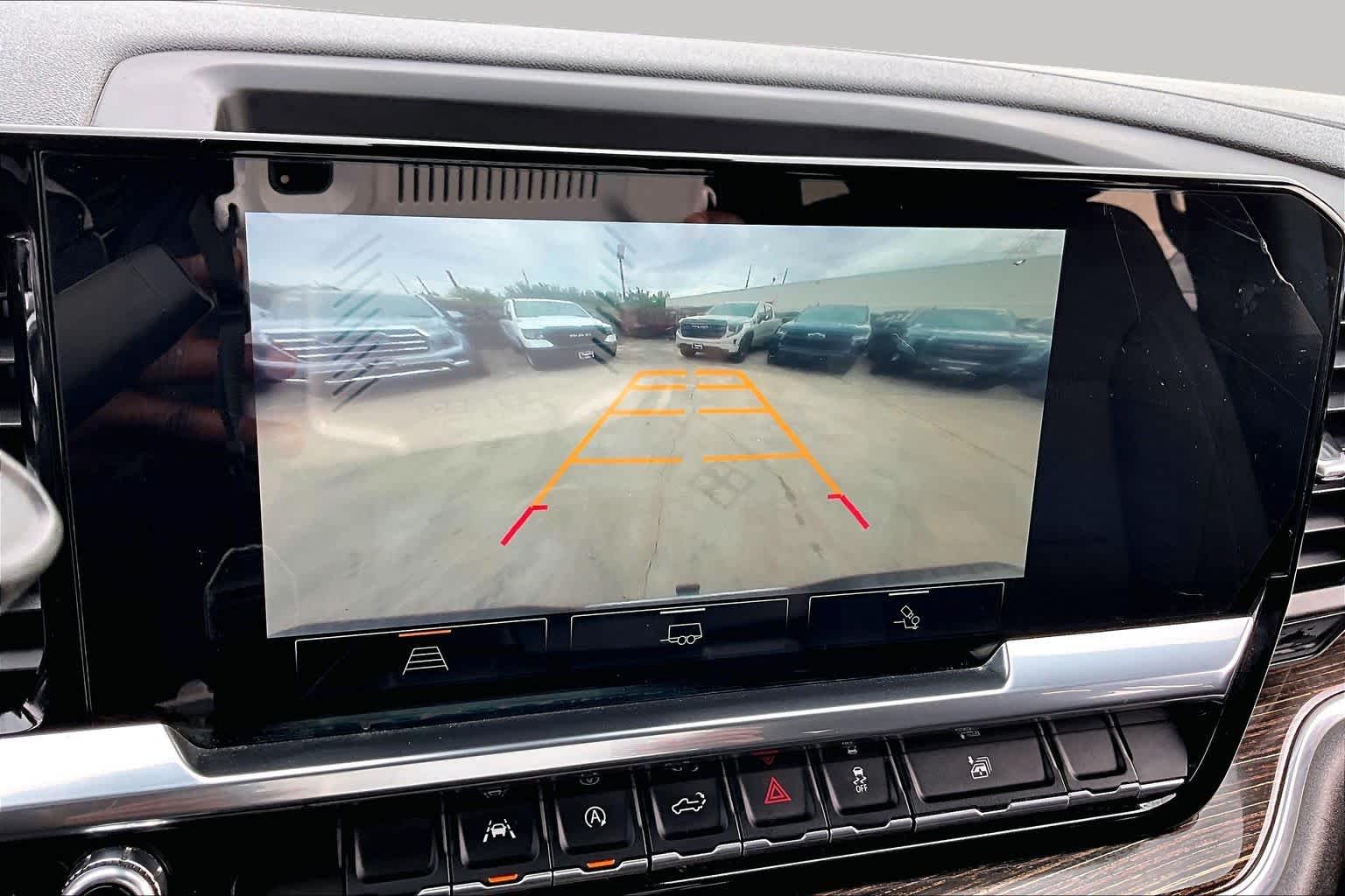 Used 2023 STERLING METALLIC GMC SLE image 27
