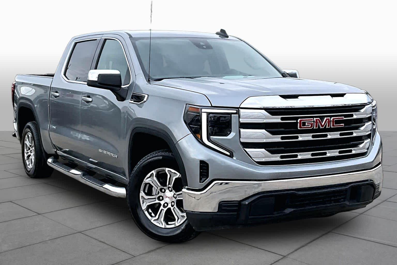 Used 2023 STERLING METALLIC GMC SLE image 3