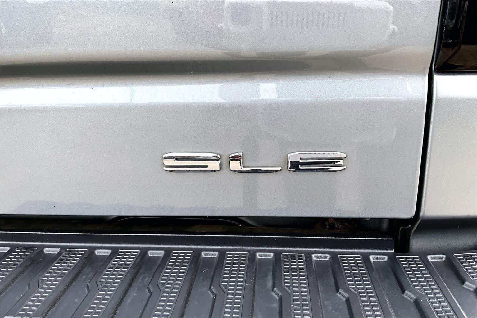 Used 2023 STERLING METALLIC GMC SLE image 10