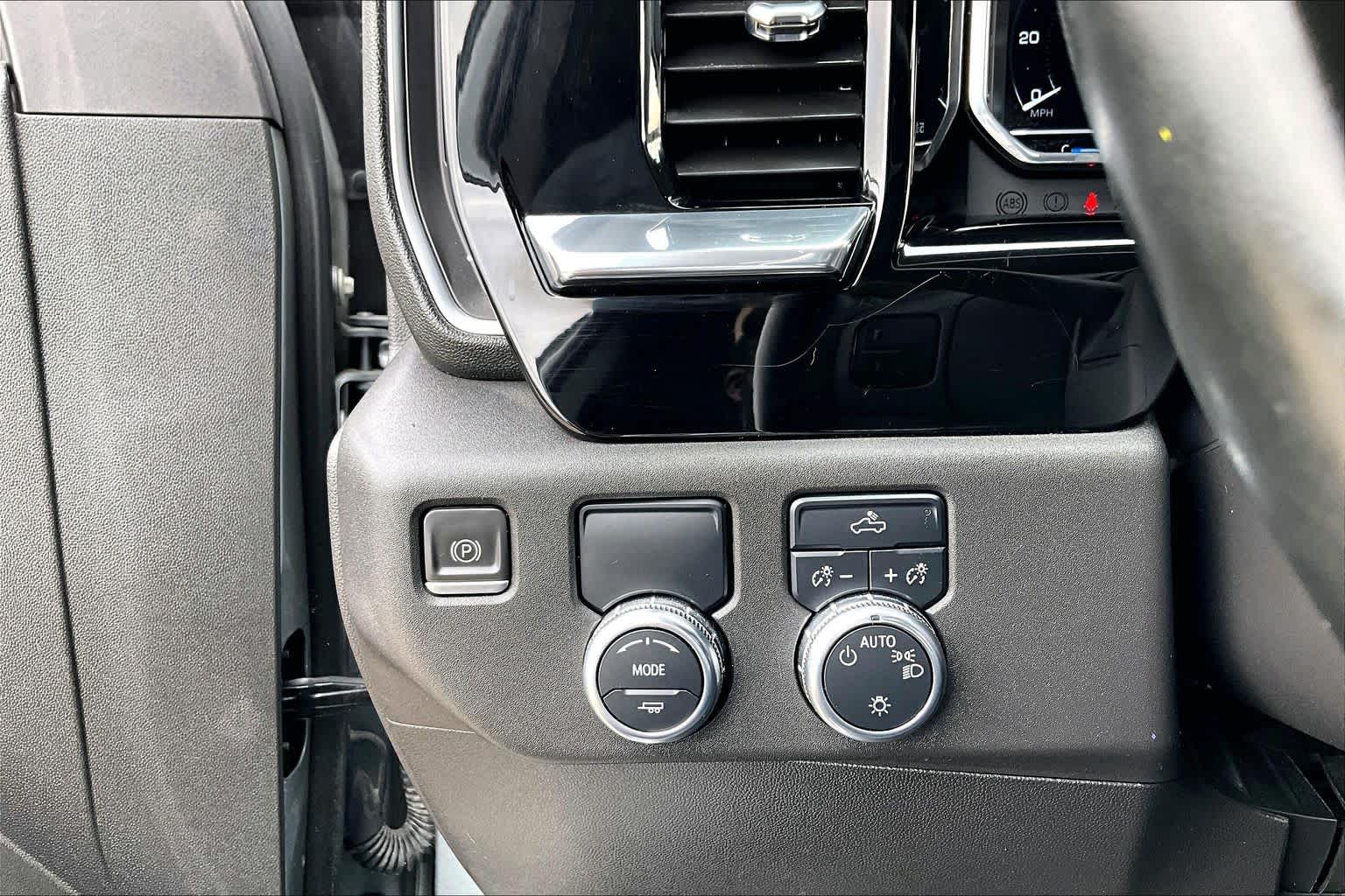 Used 2023 STERLING METALLIC GMC SLE image 36