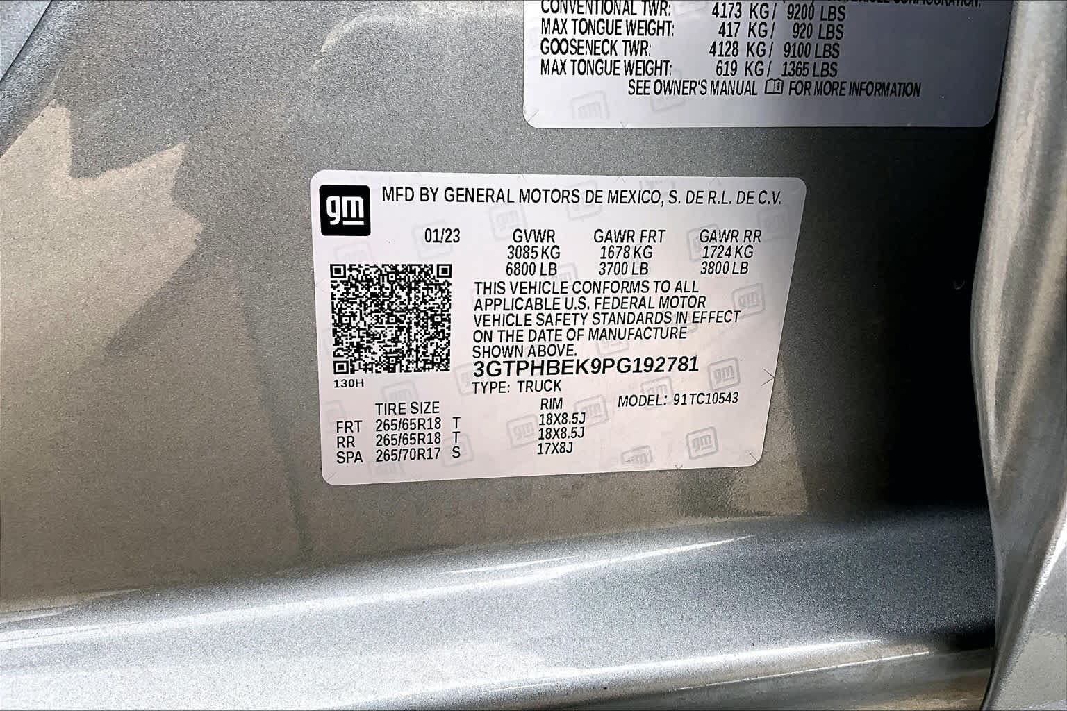 Used 2023 STERLING METALLIC GMC SLE image 37