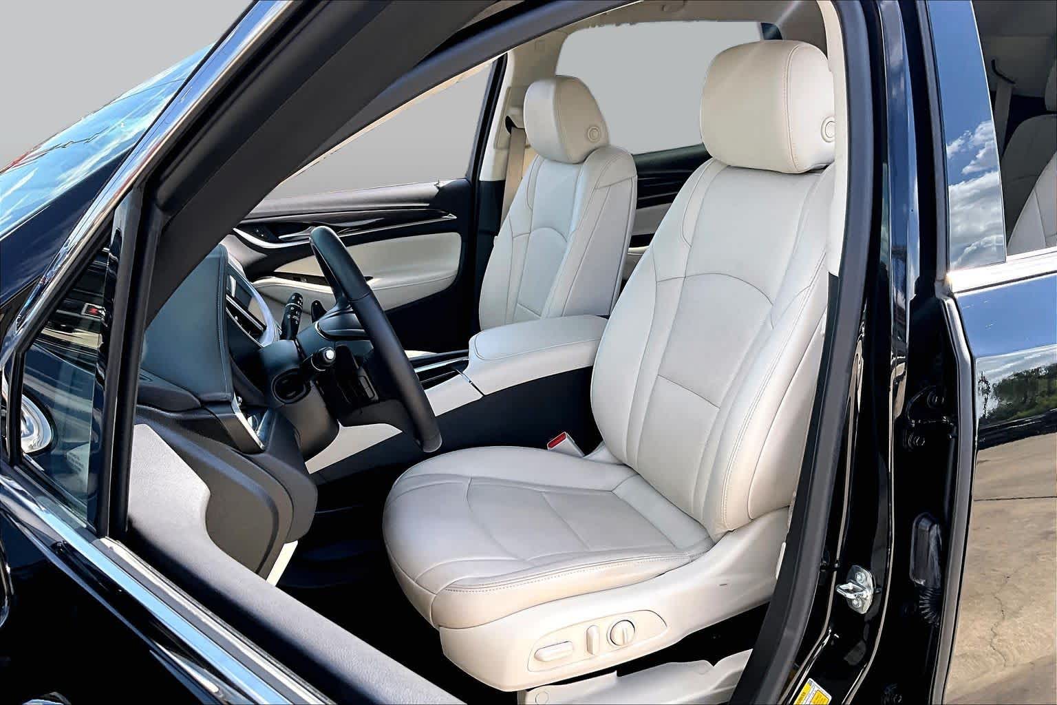 Pre-Owned 2023 Buick Enclave Essence