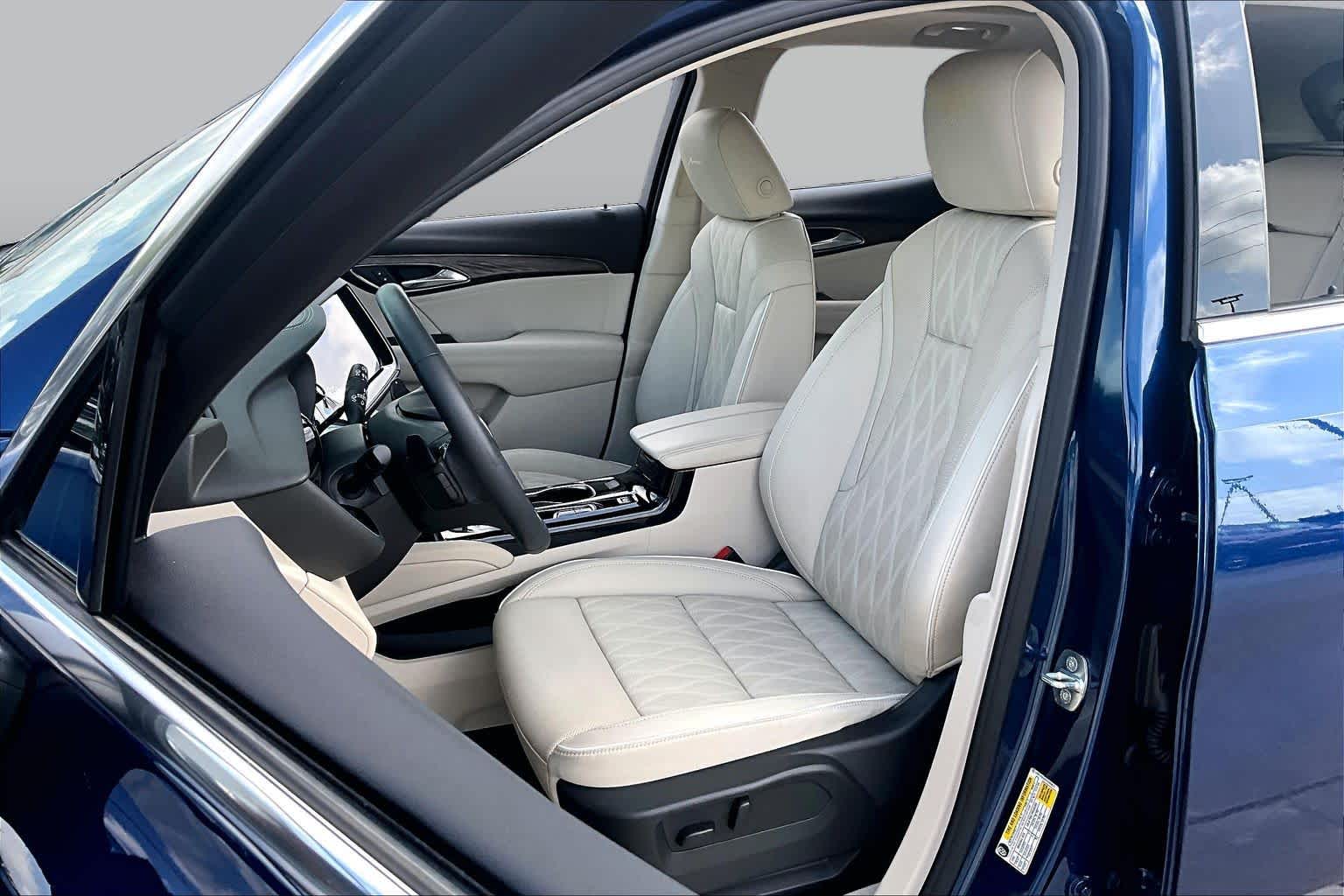 Pre-Owned 2023 Buick Envision Avenir