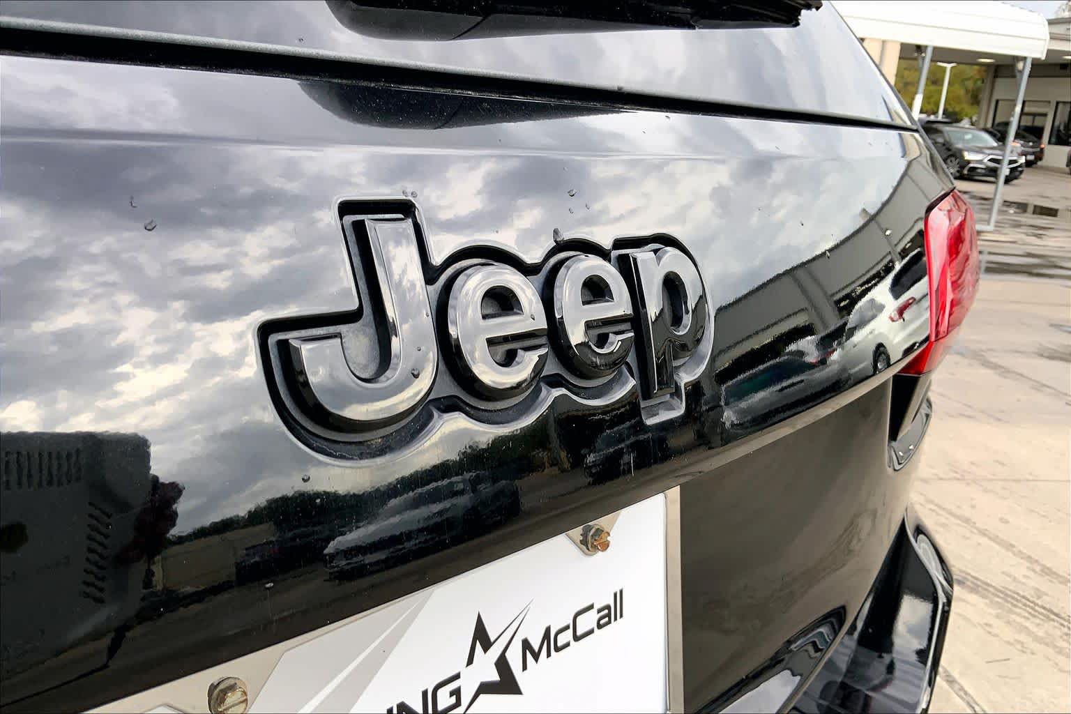 2017 Jeep Grand Cherokee Altitude Diamond Black Crystal Pearlcoat at AutoNation Toyota Gulf Fwy