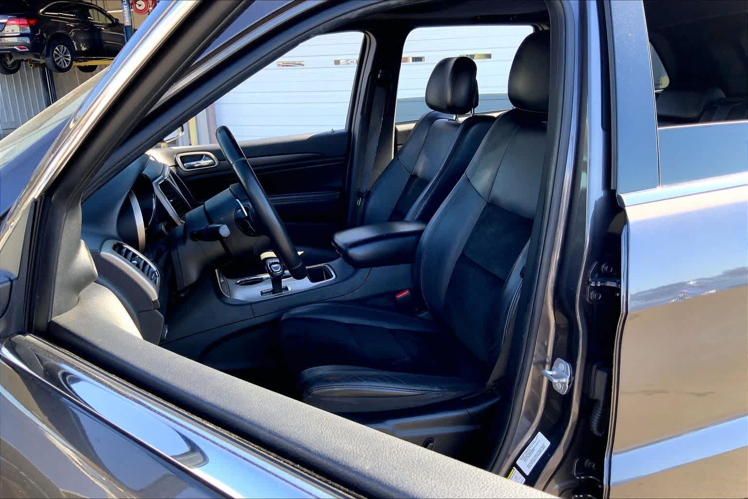 2014 Jeep Grand Cherokee Altitude Granite Crystal Metallic Clearcoat at Mac Haik Ford