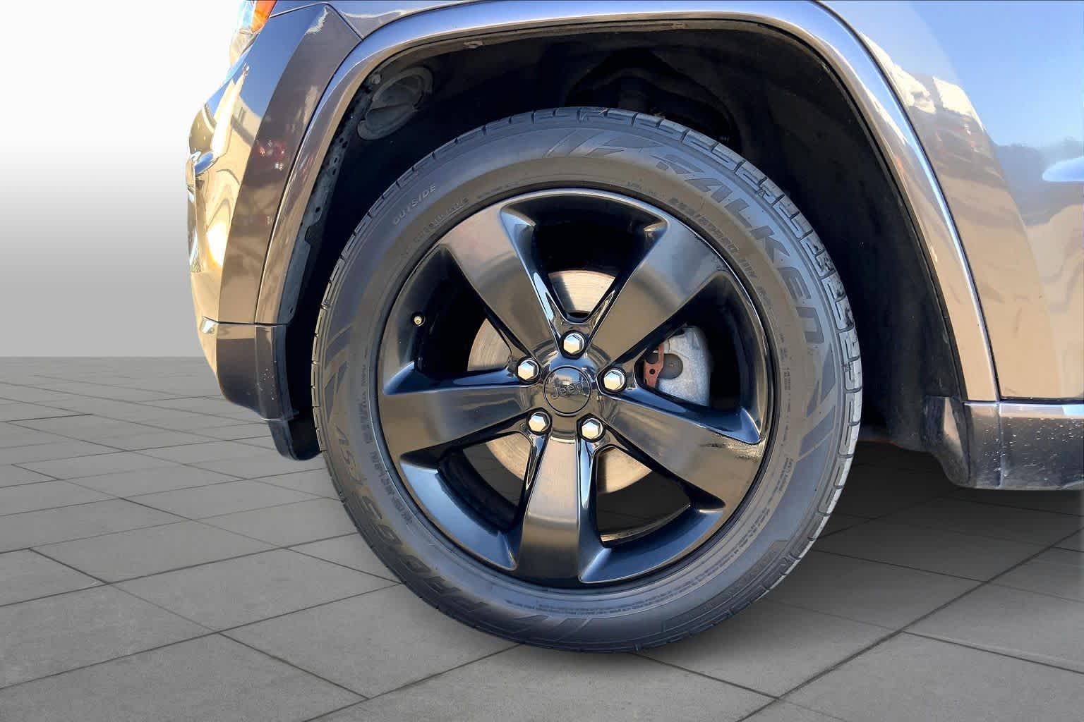 2014 Jeep Grand Cherokee Altitude Granite Crystal Metallic Clearcoat at Mac Haik Ford