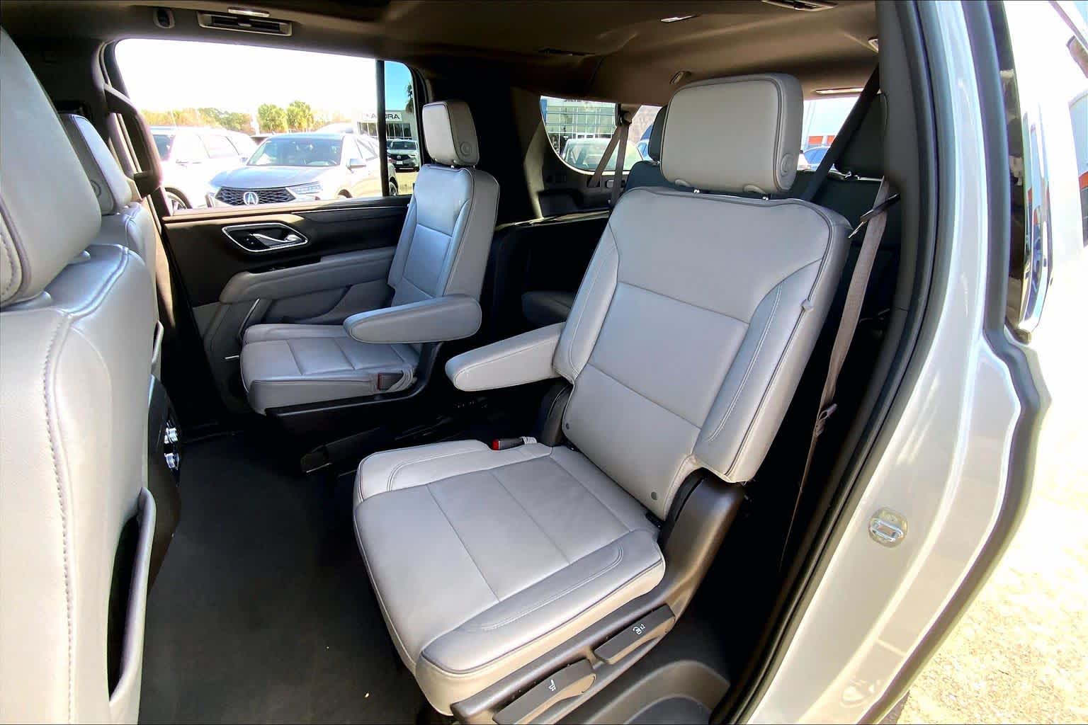 2023 GMC Yukon XL SLT White Frost Tricoat at AutoNation USA Katy