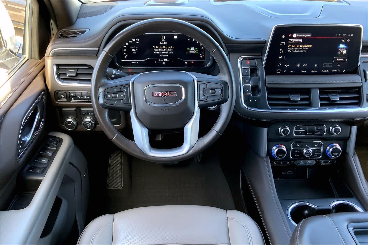 2023 GMC Yukon XL SLT White Frost Tricoat at AutoNation USA Katy