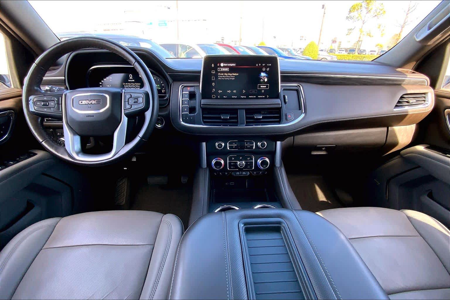 2023 GMC Yukon XL SLT White Frost Tricoat at AutoNation USA Katy