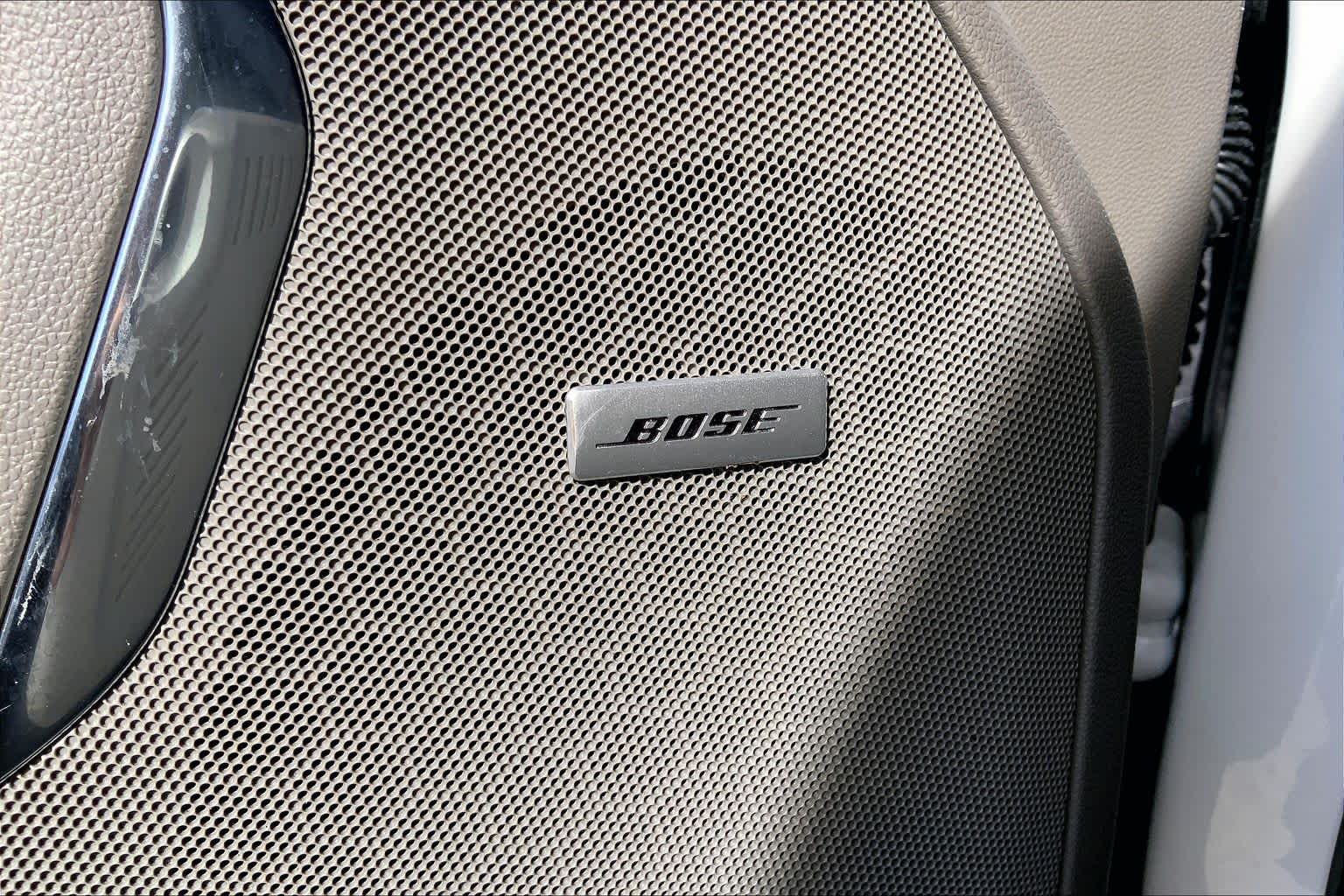 2023 GMC Yukon XL SLT White Frost Tricoat at AutoNation USA Katy