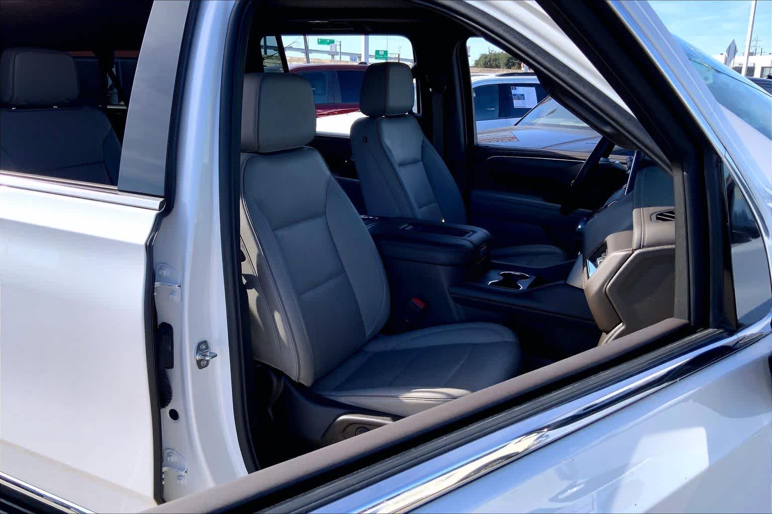 2023 GMC Yukon XL SLT White Frost Tricoat at AutoNation USA Katy