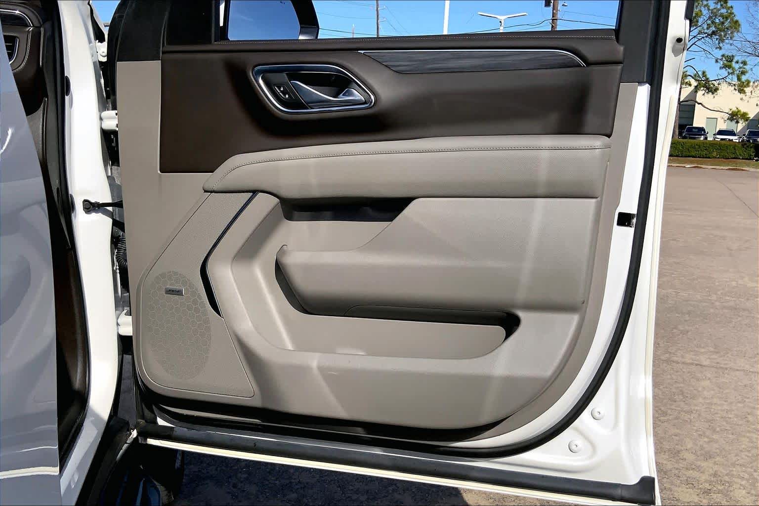 2023 GMC Yukon XL SLT White Frost Tricoat at AutoNation USA Katy