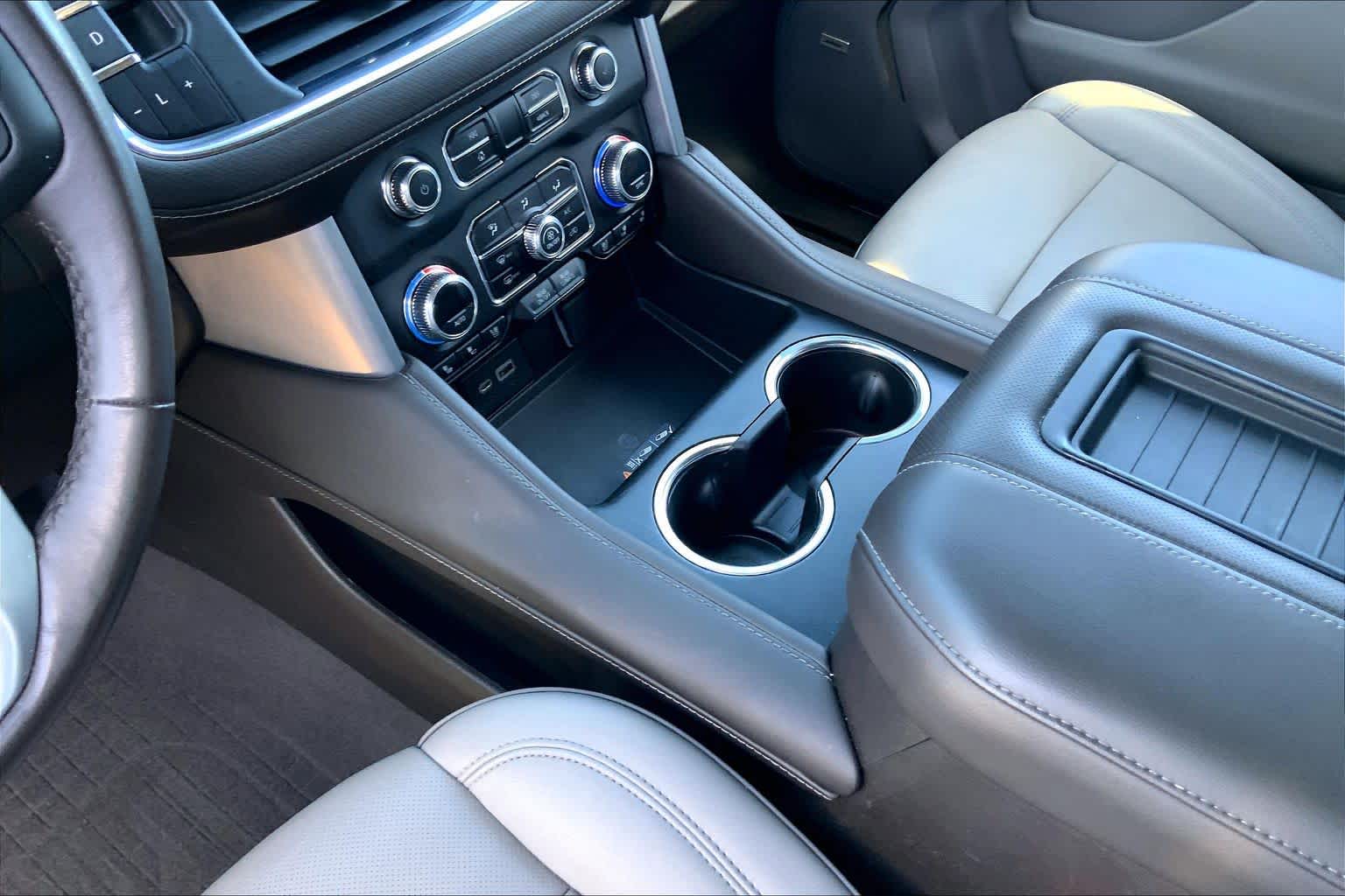 2023 GMC Yukon XL SLT White Frost Tricoat at AutoNation USA Katy