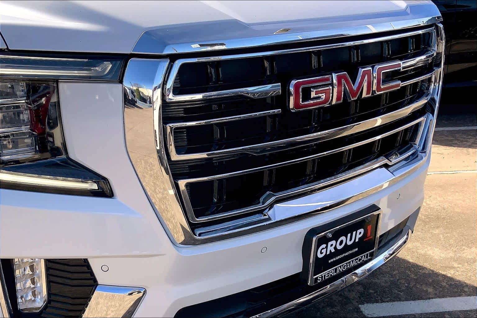 2023 GMC Yukon XL SLT White Frost Tricoat at AutoNation USA Katy