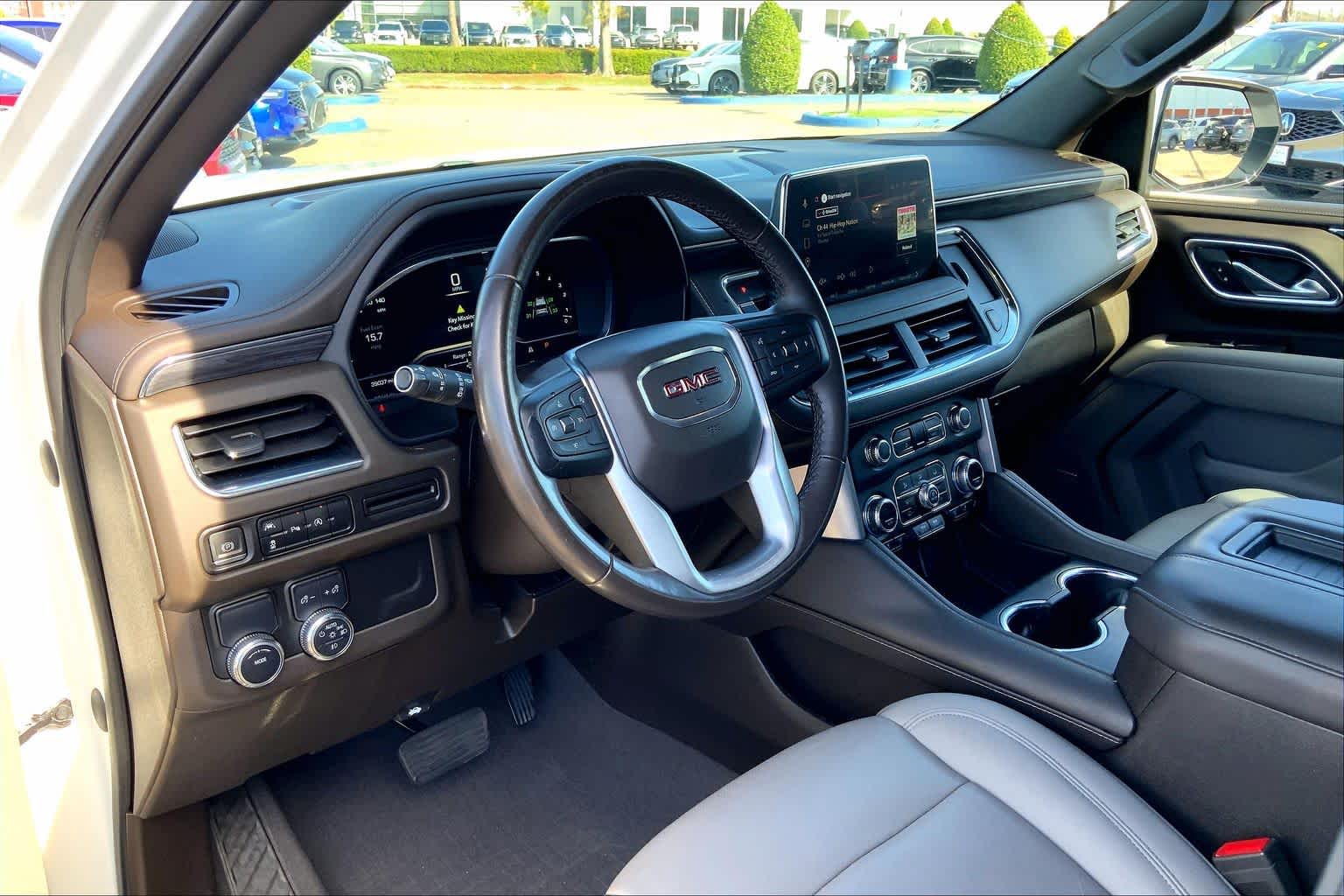 2023 GMC Yukon XL SLT White Frost Tricoat at AutoNation USA Katy