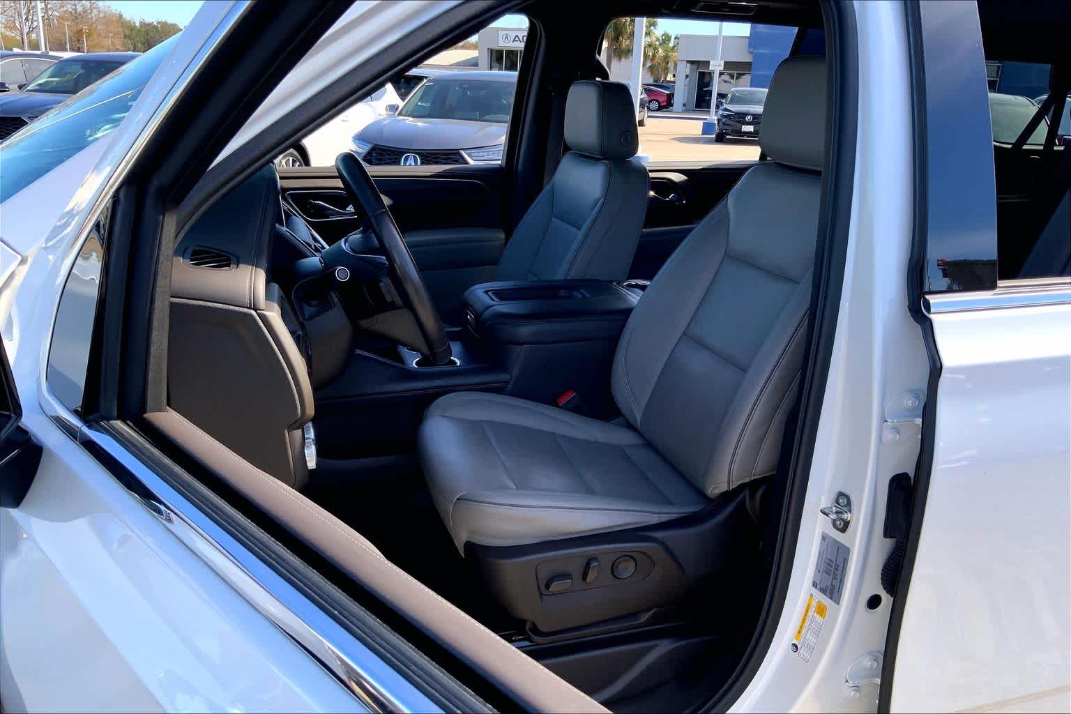 2023 GMC Yukon XL SLT White Frost Tricoat at AutoNation USA Katy