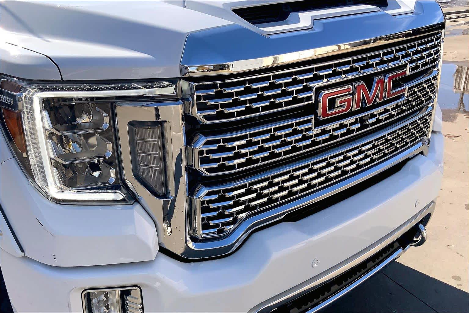 2021 GMC Sierra 2500HD Denali Summit White at Texan GMC Buick