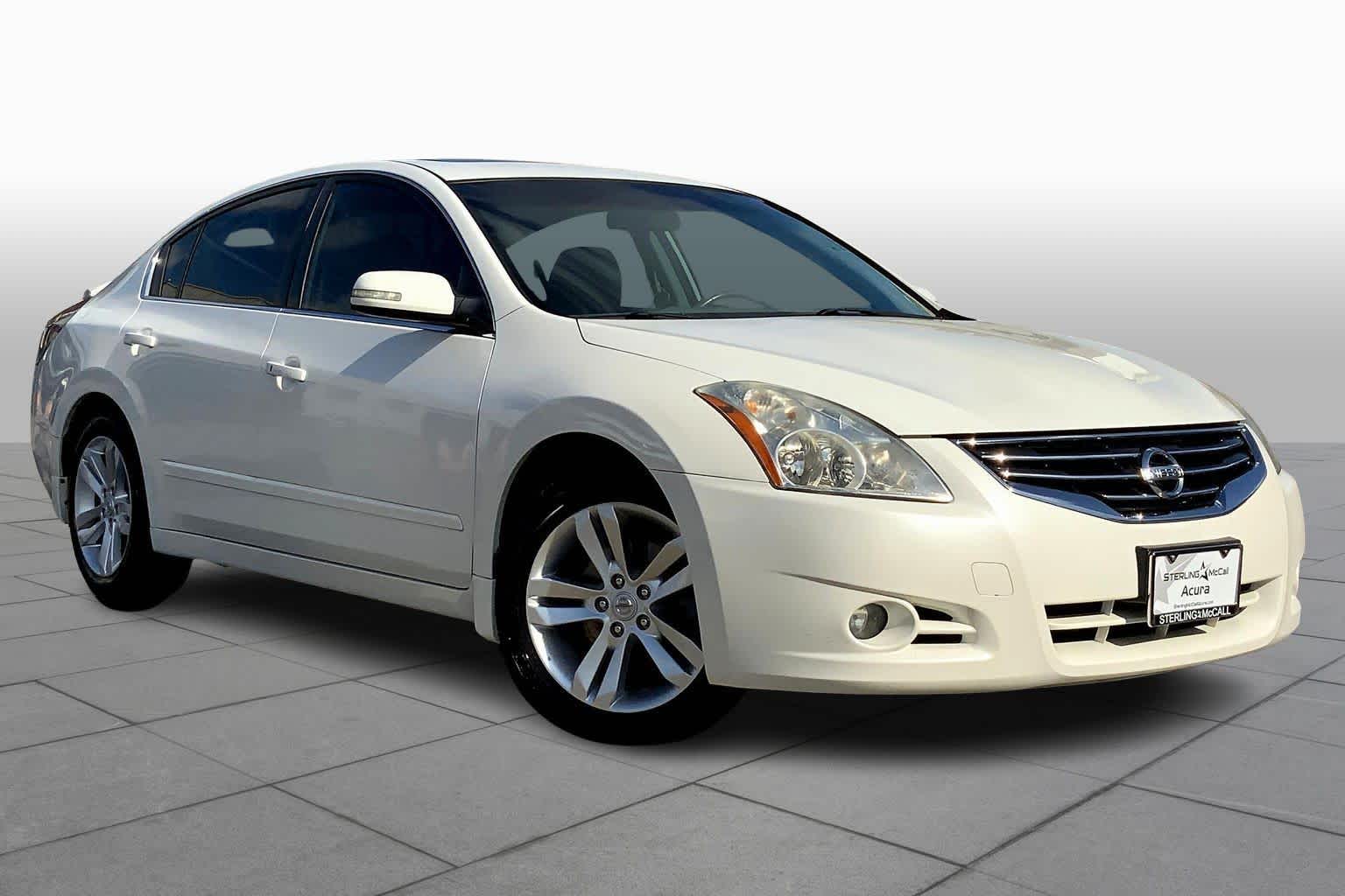 2012 Nissan Altima 3.5 SR Winter Frost Pearl at AutoNation USA Houston