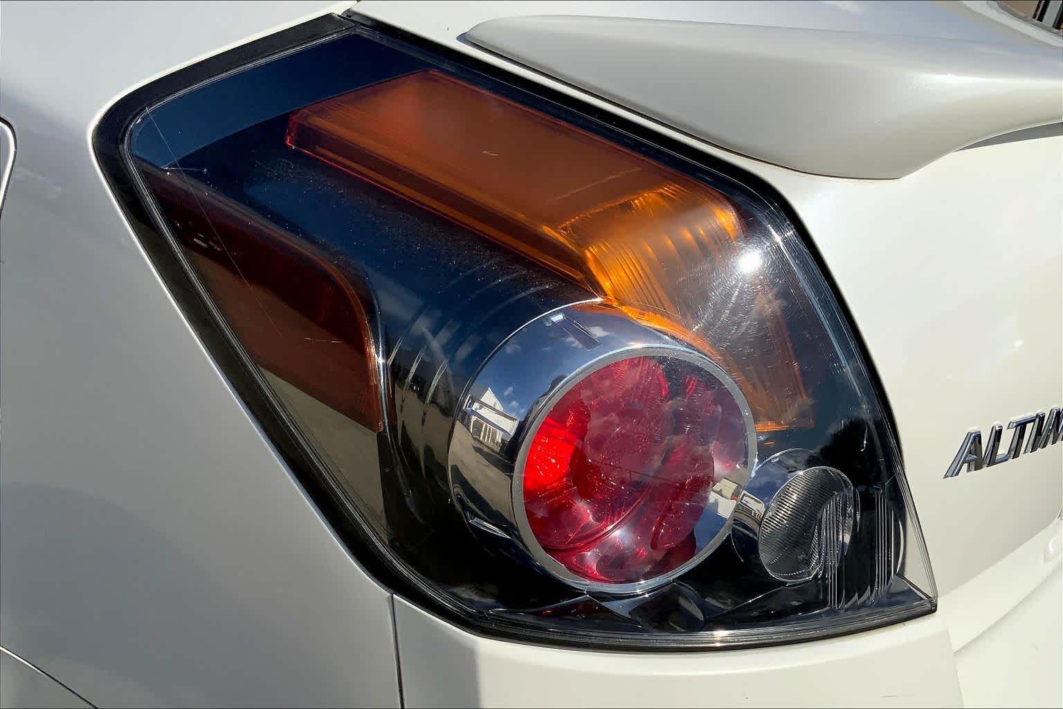 2012 Nissan Altima 3.5 SR Winter Frost Pearl at AutoNation USA Houston