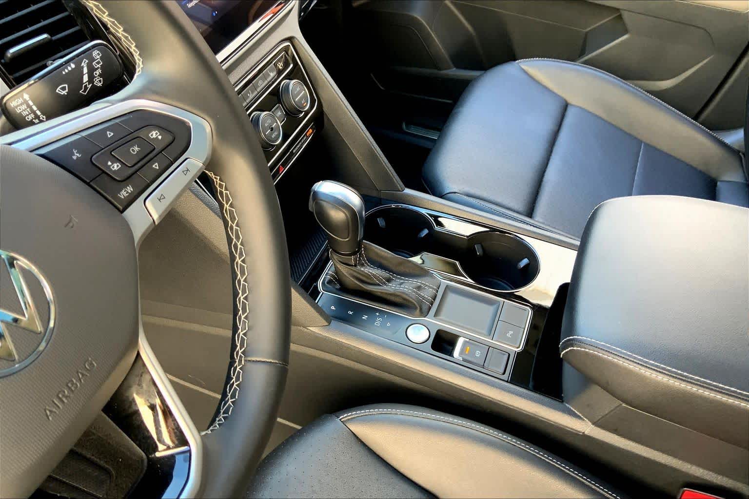 2022 Volkswagen Atlas 2.0T SE w/Technology Platinum Gray Metallic at Texan GMC Buick