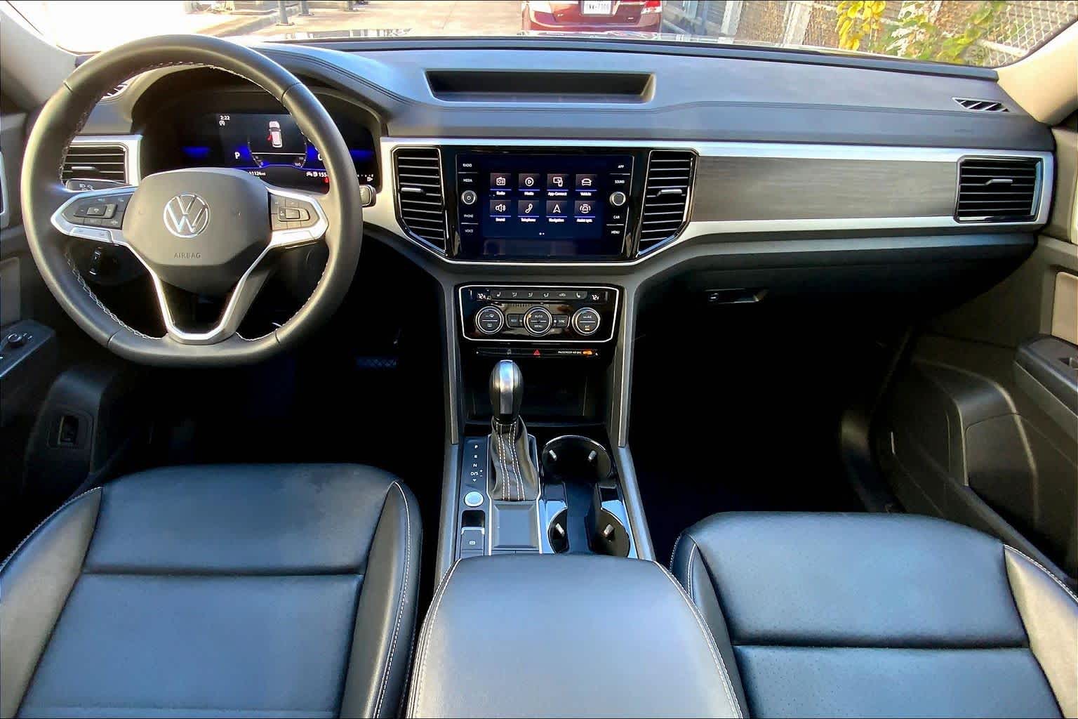 2022 Volkswagen Atlas 2.0T SE w/Technology Platinum Gray Metallic at Texan GMC Buick