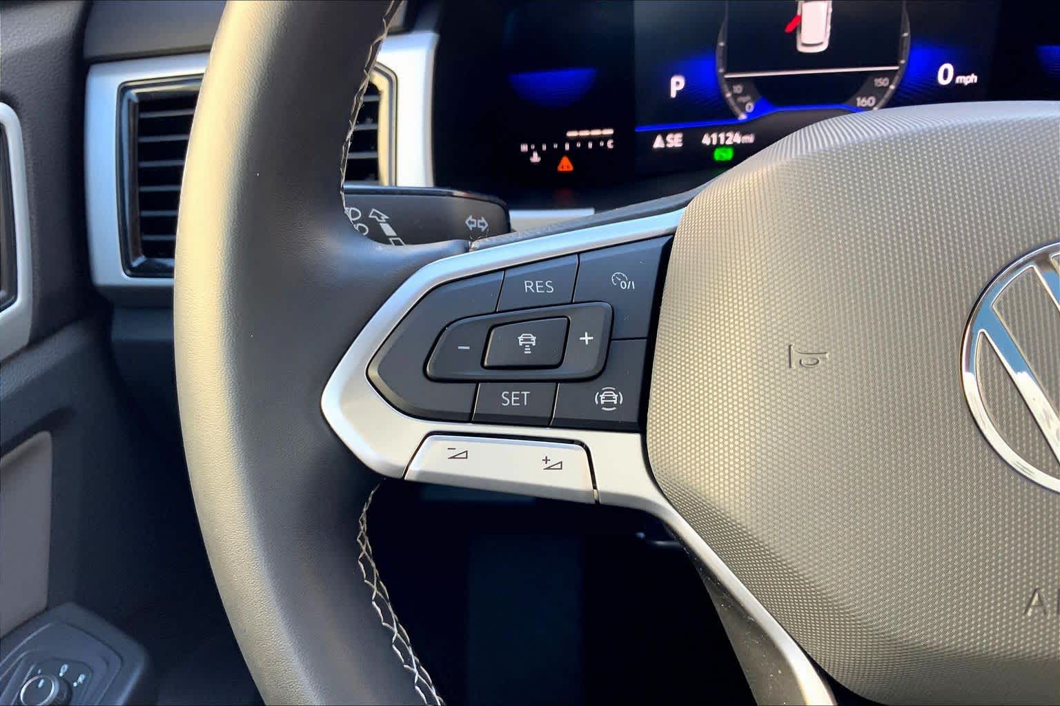2022 Volkswagen Atlas 2.0T SE w/Technology Platinum Gray Metallic at Texan GMC Buick