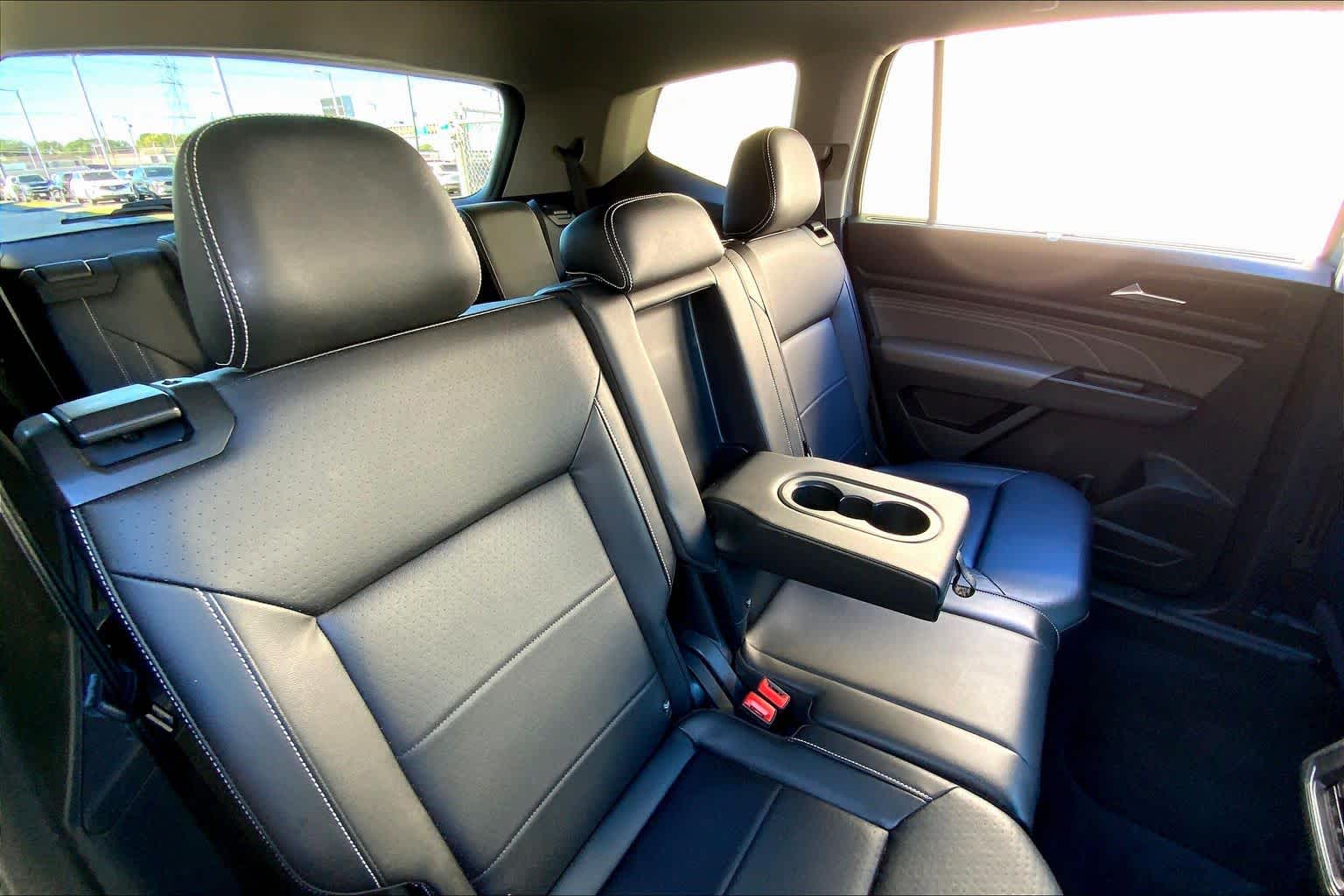 2022 Volkswagen Atlas 2.0T SE w/Technology Platinum Gray Metallic at Texan GMC Buick