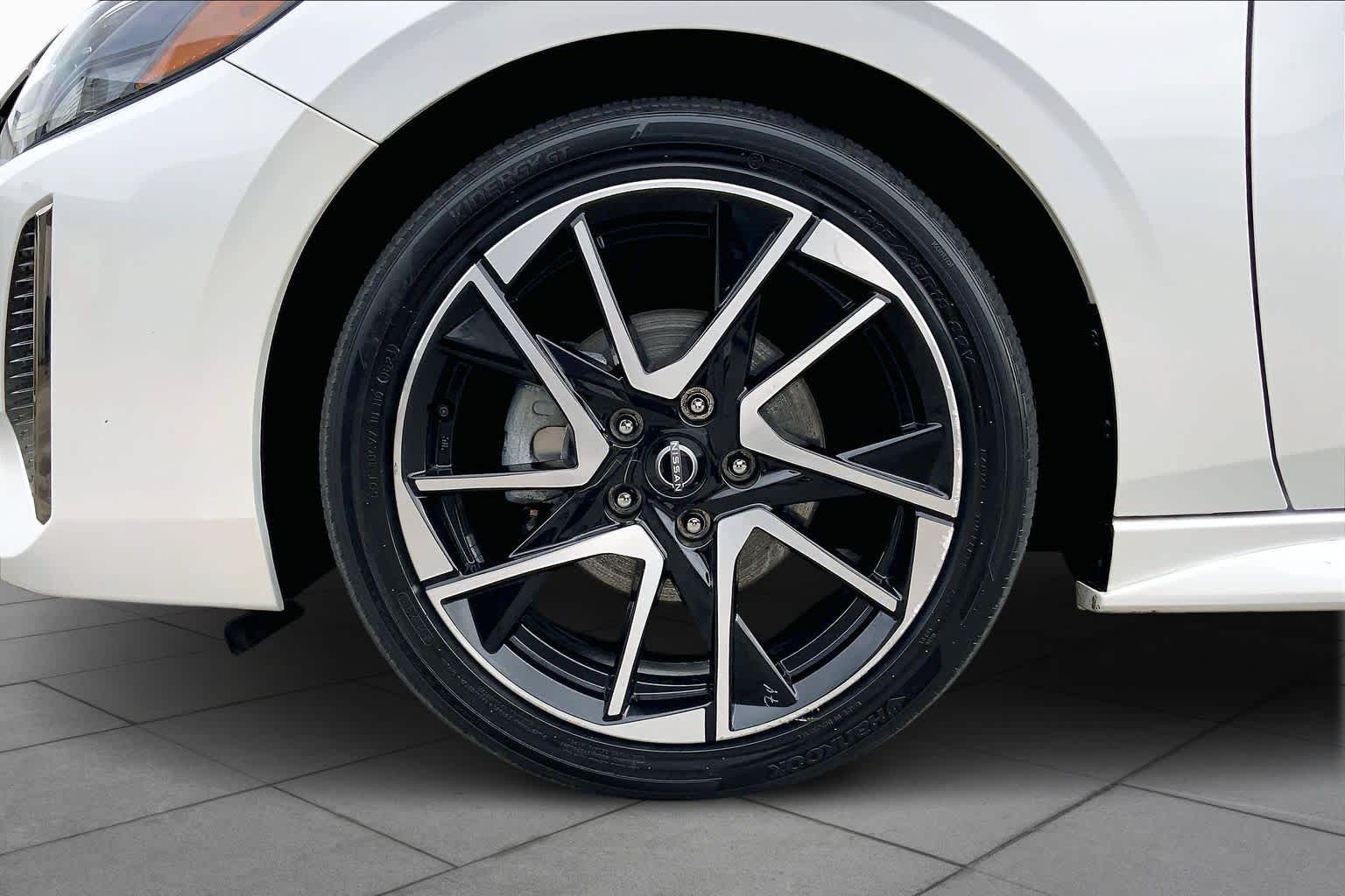 2024 Nissan Sentra SR Aspen White Tricoat/Super Black at Sterling McCall Acura