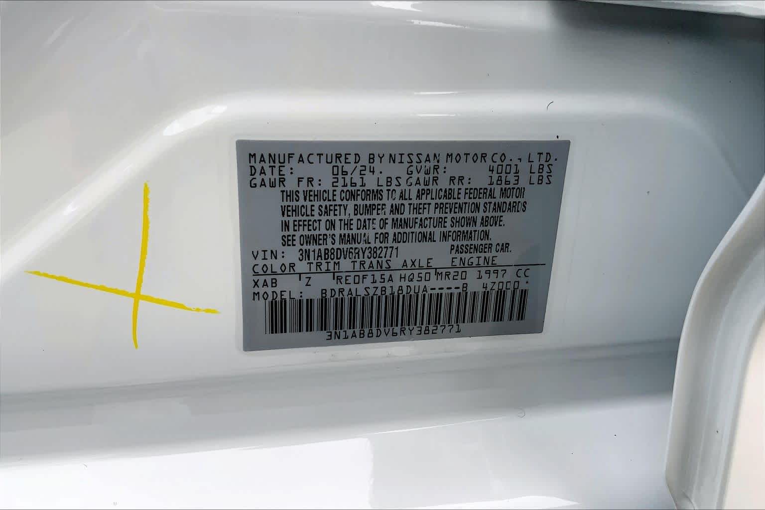 2024 Nissan Sentra SR Aspen White Tricoat/Super Black at Sterling McCall Acura