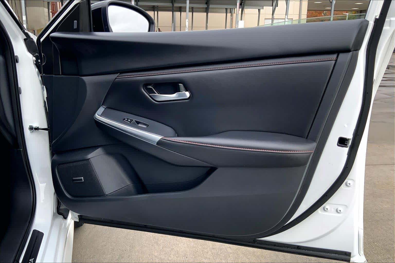 2024 Nissan Sentra SR Aspen White Tricoat/Super Black at Sterling McCall Acura