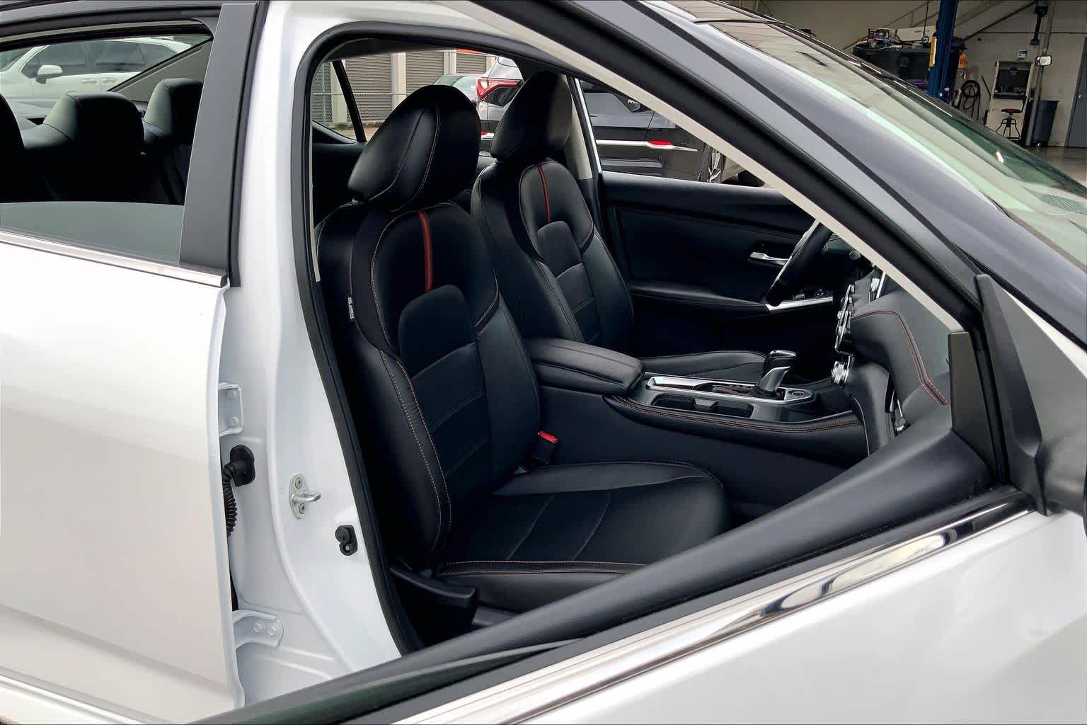 2024 Nissan Sentra SR Aspen White Tricoat/Super Black at Sterling McCall Acura