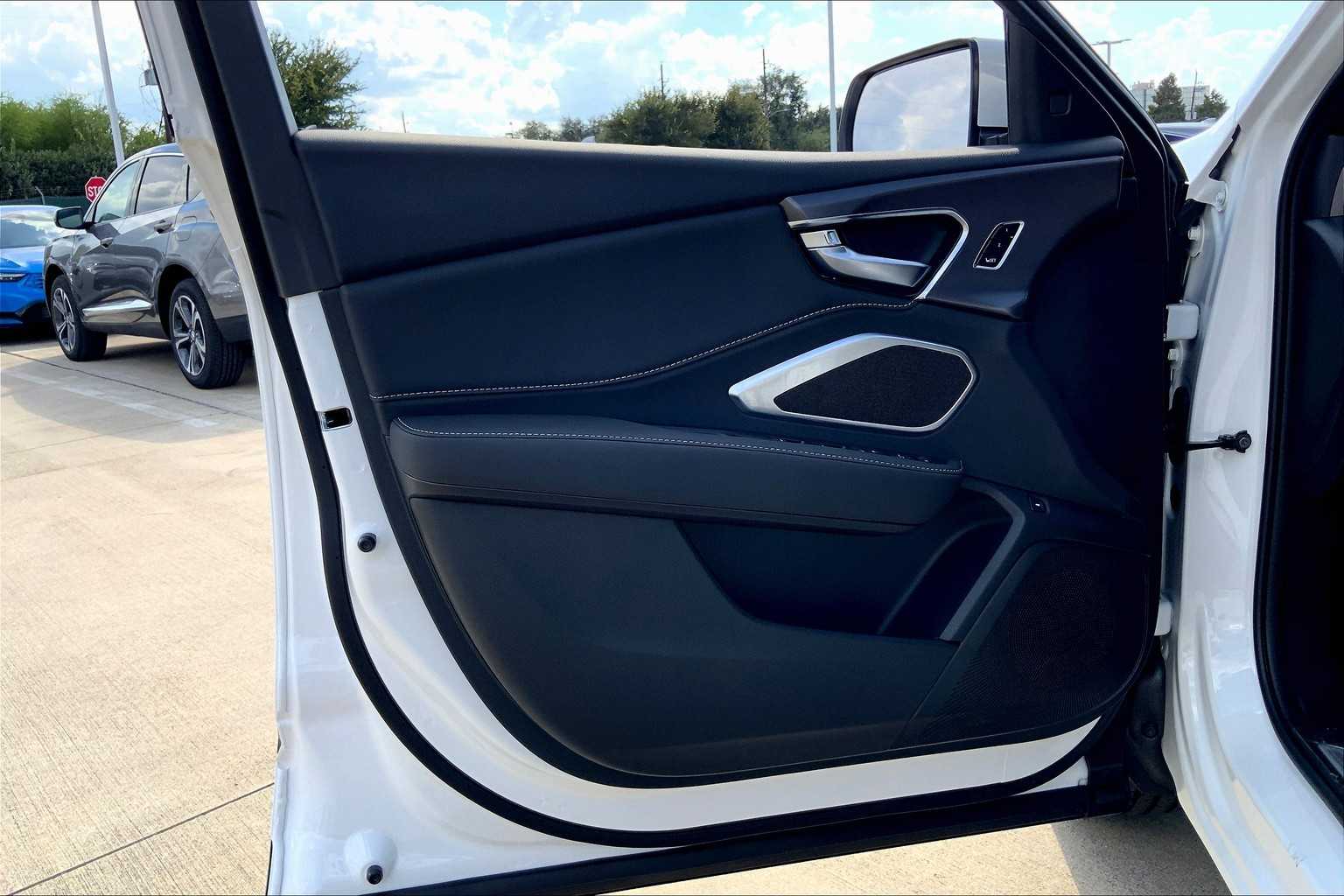 2025 Acura RDX  WH/Platinum Whi at Sterling McCall Acura