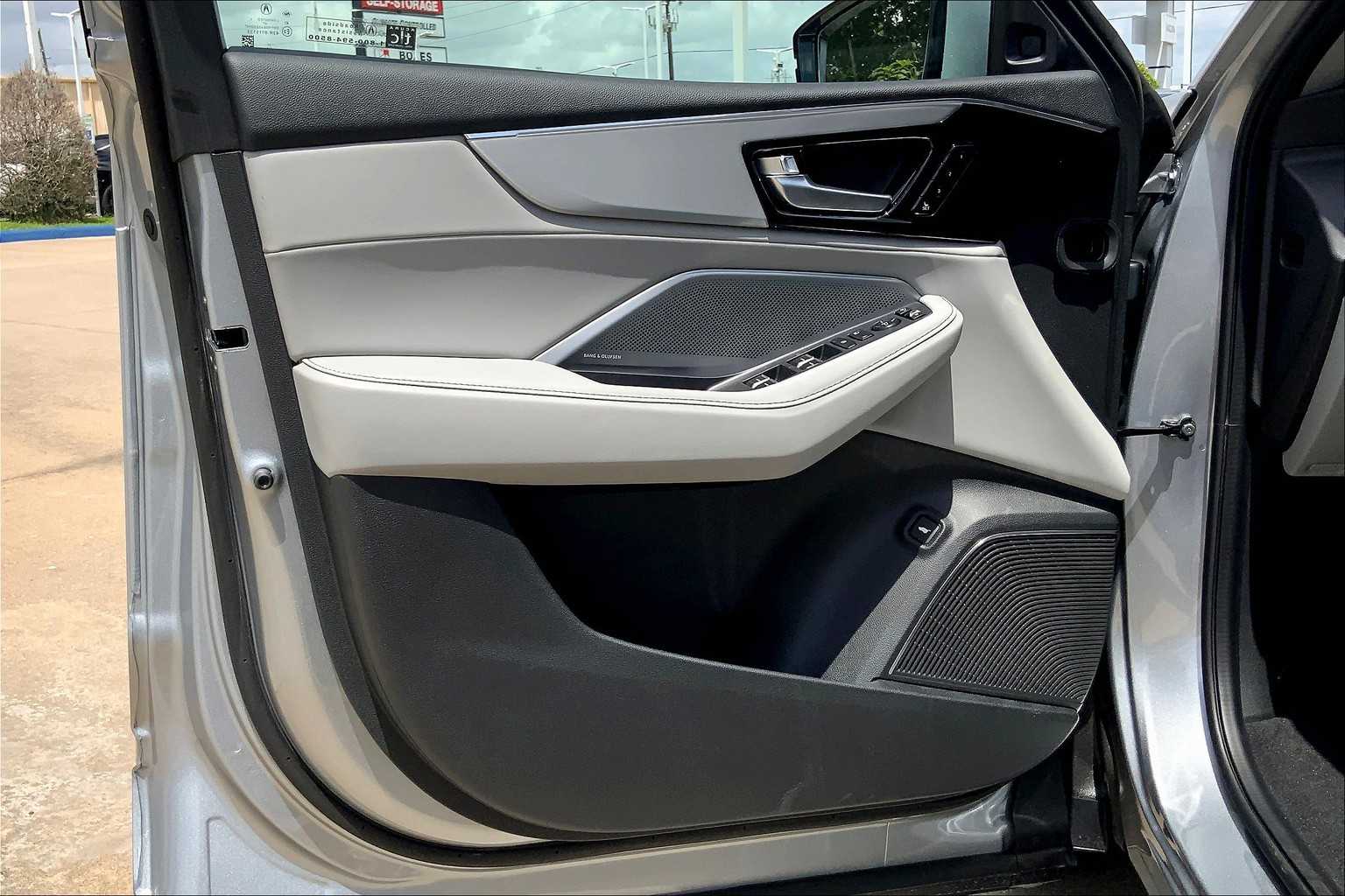 2026 Acura MDX w/Technology Package Solar Silver Metallic at Sterling McCall Acura