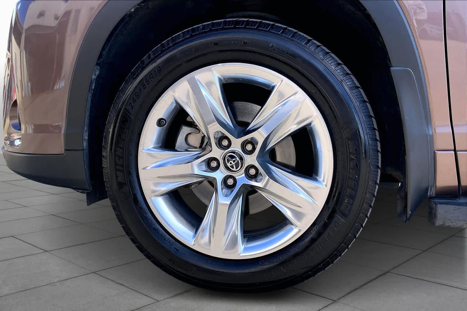 2017 Toyota Highlander Limited Toasted Walnut Pearl at Honda of Clear Lake