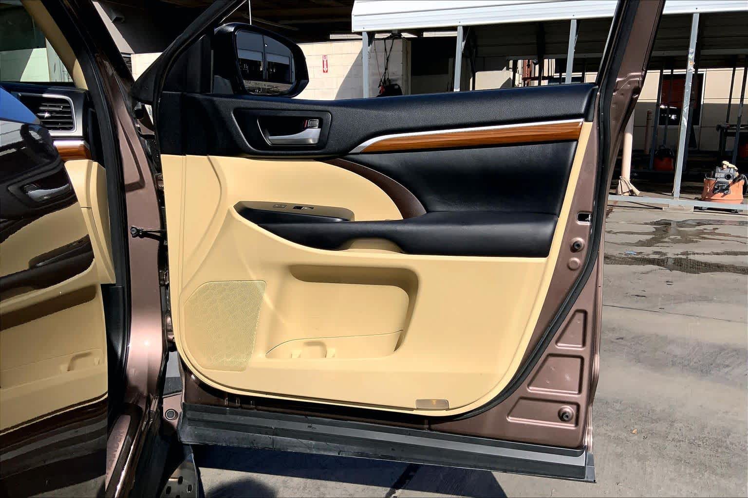 2017 Toyota Highlander Limited Toasted Walnut Pearl at Honda of Clear Lake
