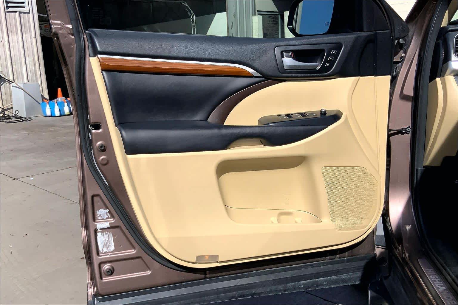 2017 Toyota Highlander Limited Toasted Walnut Pearl at Honda of Clear Lake