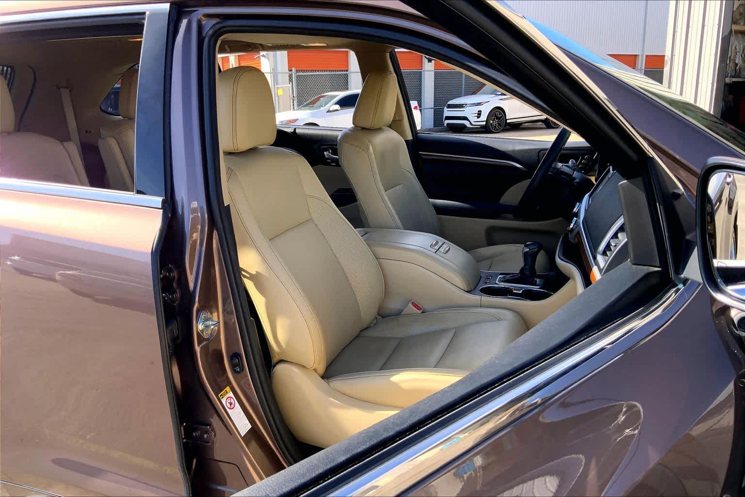 2017 Toyota Highlander Limited Toasted Walnut Pearl at Honda of Clear Lake