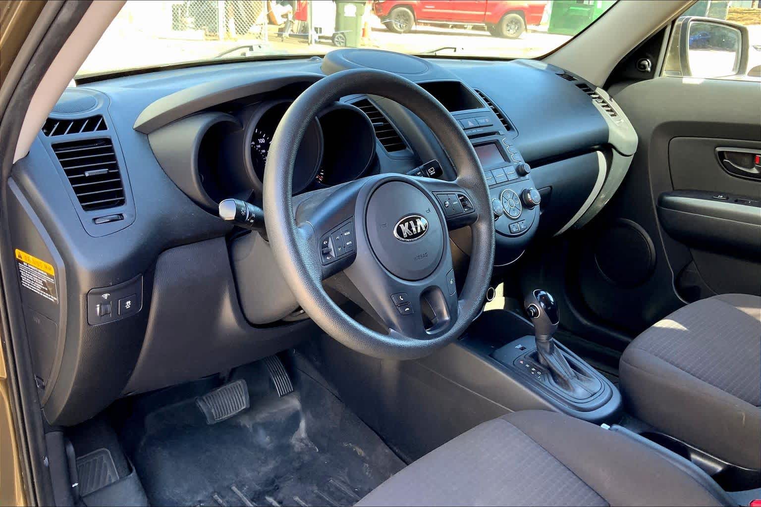 2013 Kia Soul Base Moss Metallic at Texan GMC Buick