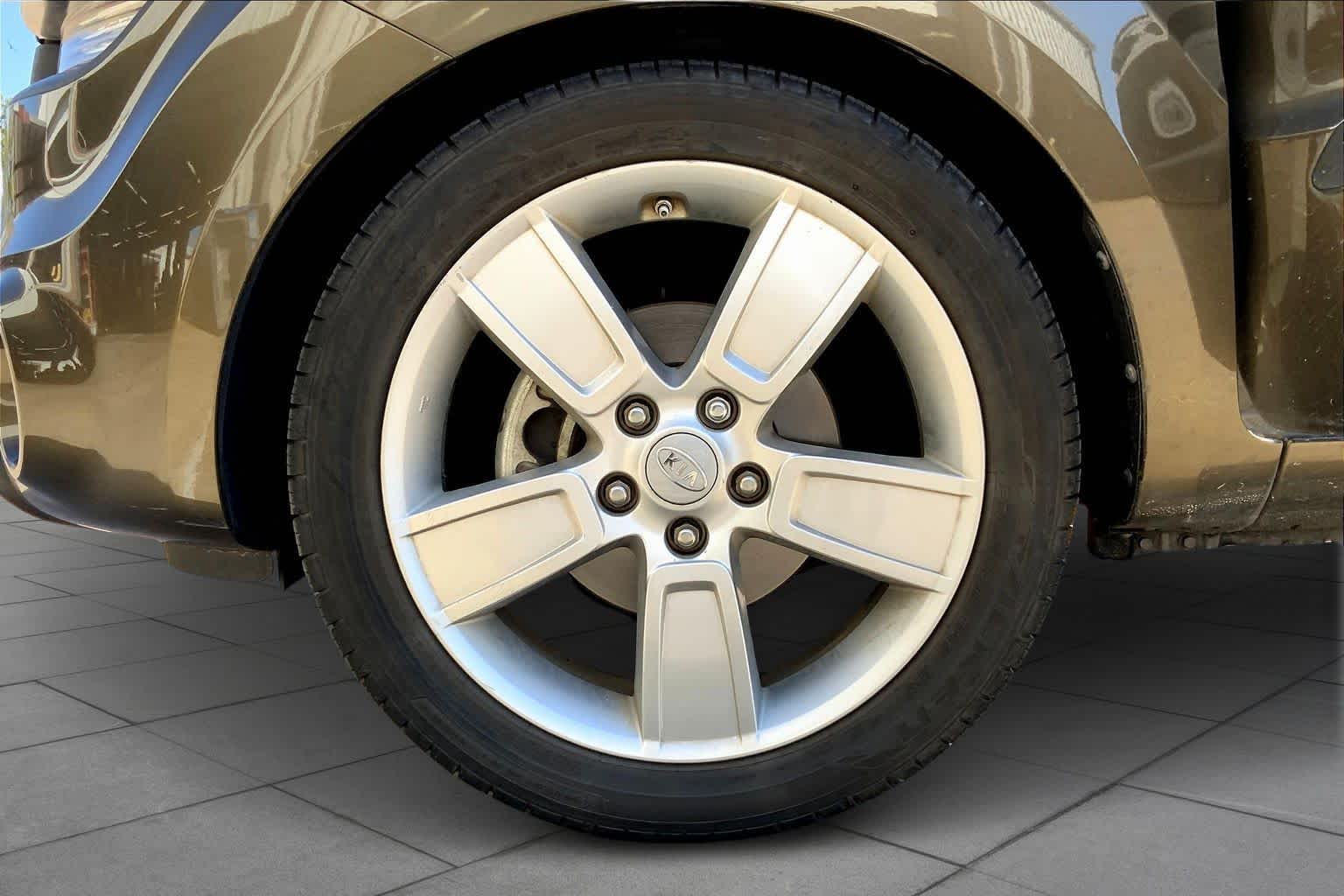 2013 Kia Soul Base Moss Metallic at Texan GMC Buick