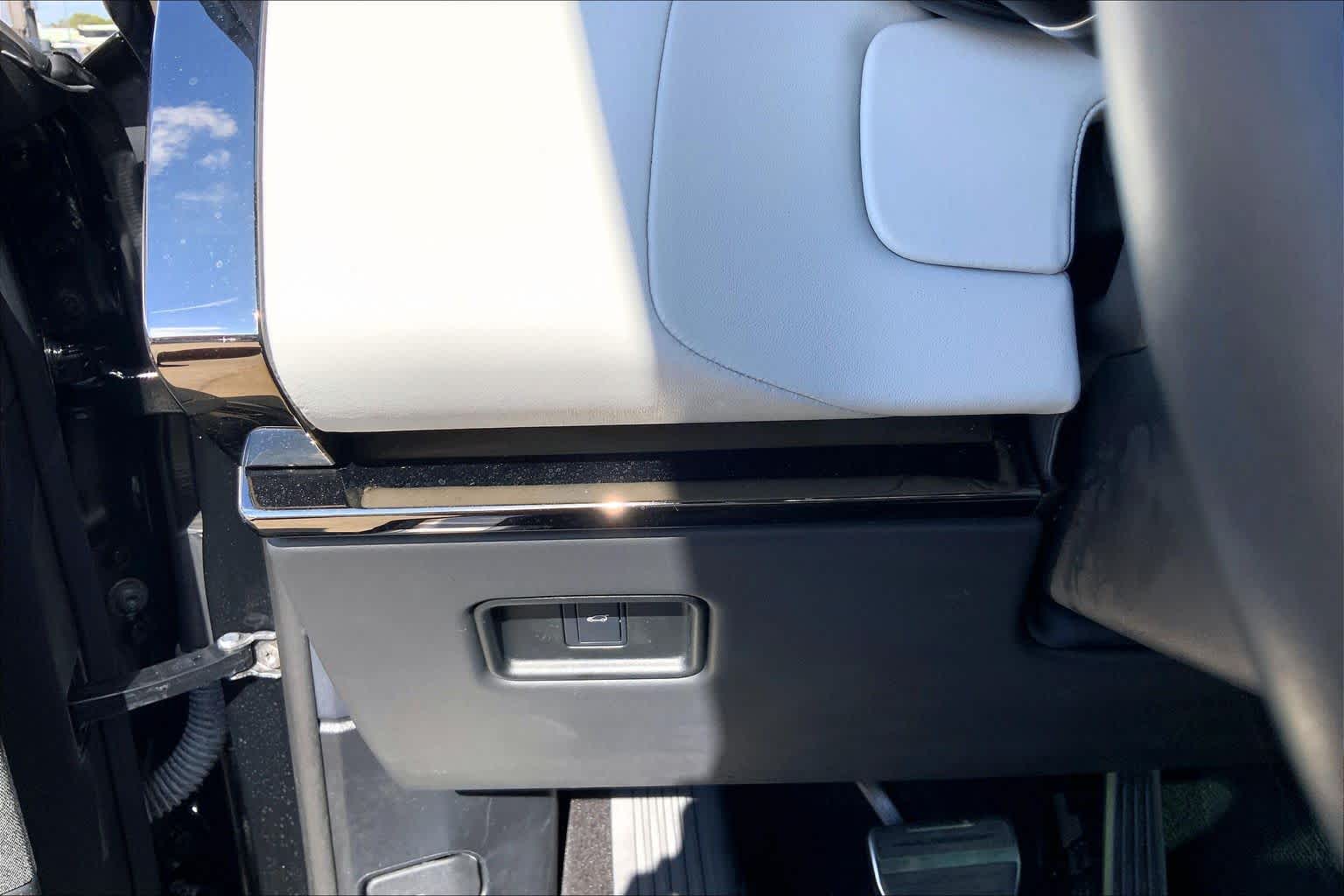 2024 Land Rover Range Rover Sport Dynamic SE Santorini Black Metallic at Davis Chevrolet