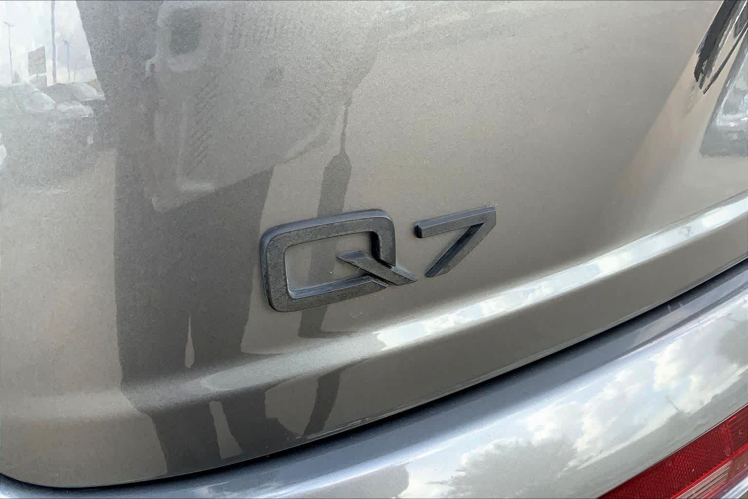 2017 Audi Q7 Prestige Graphite Gray Metallic at Sterling McCall Lexus