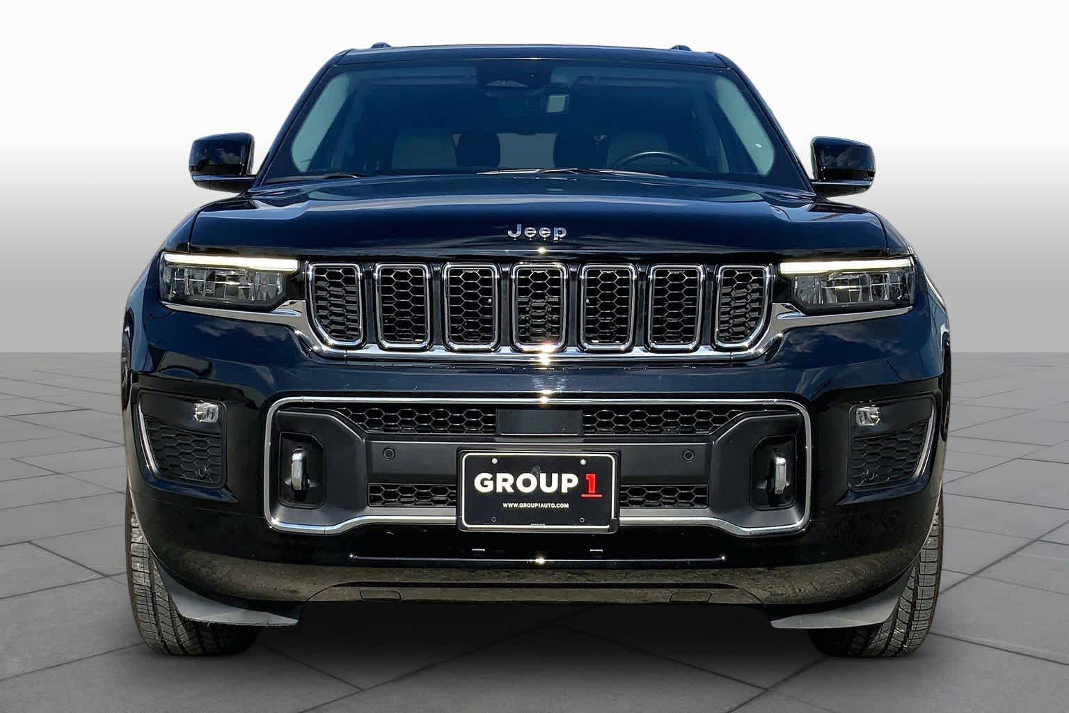 View vehicle photo 7