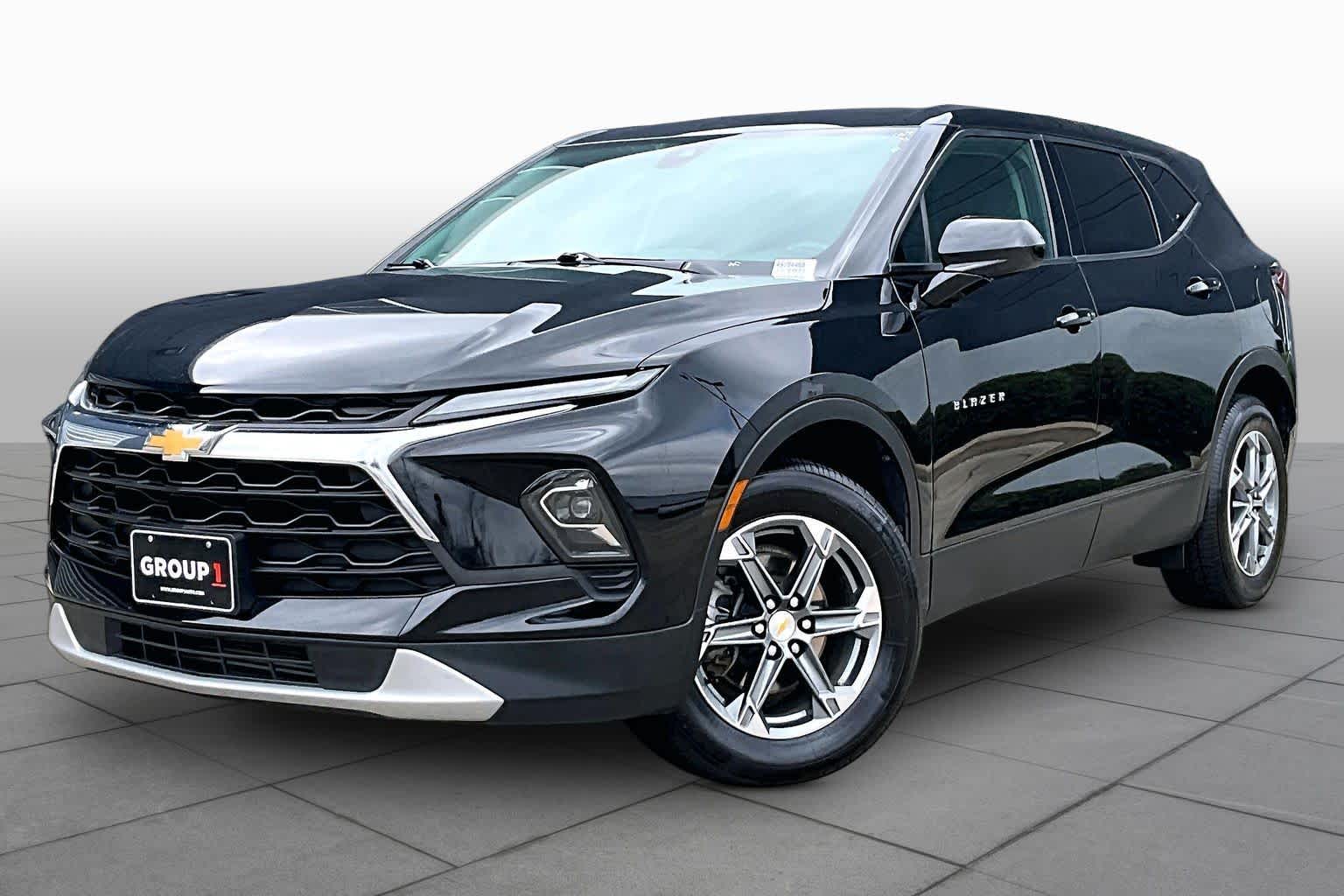 View vehicle photo 2