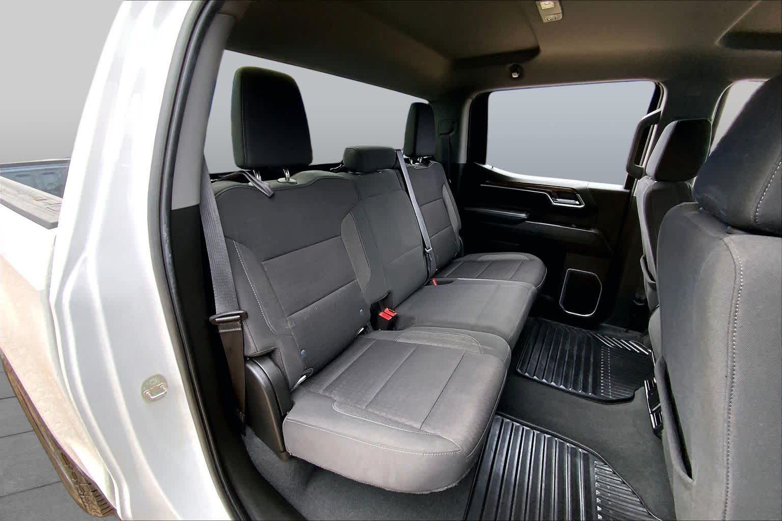 Used 2022 Summit White Chevrolet RST image 18
