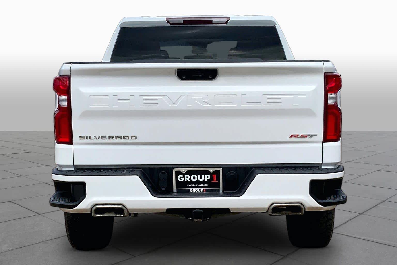 Used 2022 Summit White Chevrolet RST image 4