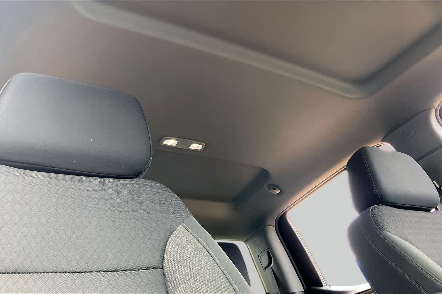 Used 2022 Summit White Chevrolet RST image 13