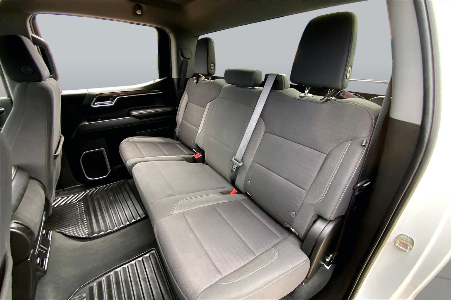Used 2022 Summit White Chevrolet RST image 19