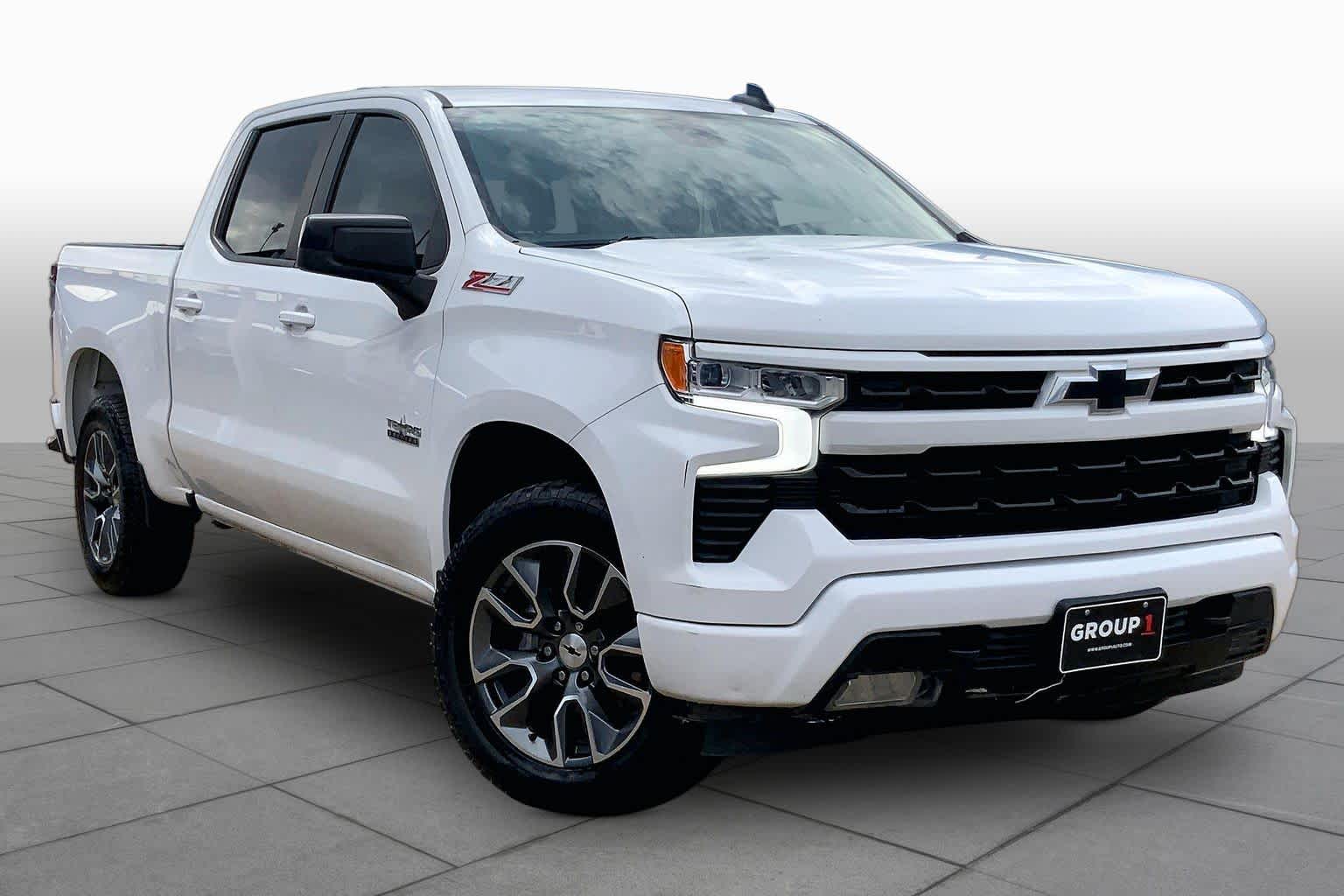 Used 2022 Summit White Chevrolet RST image 2